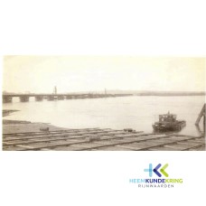 Op de achtergrond de Spykerbrug (Victory- Bridge) F00001505